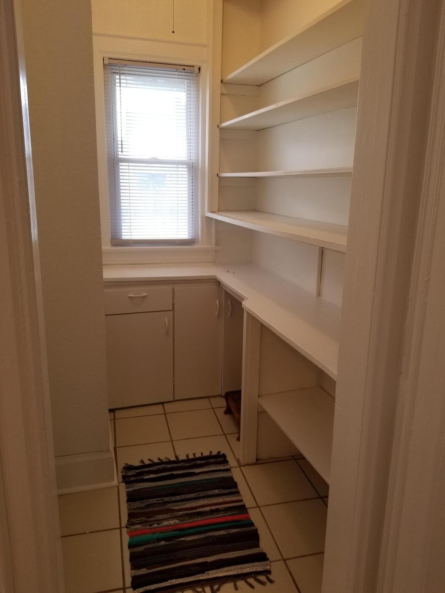 2425 North Cramer Street Milwaukee, WI 53211 - Photo 11 of 14 CramerPantry