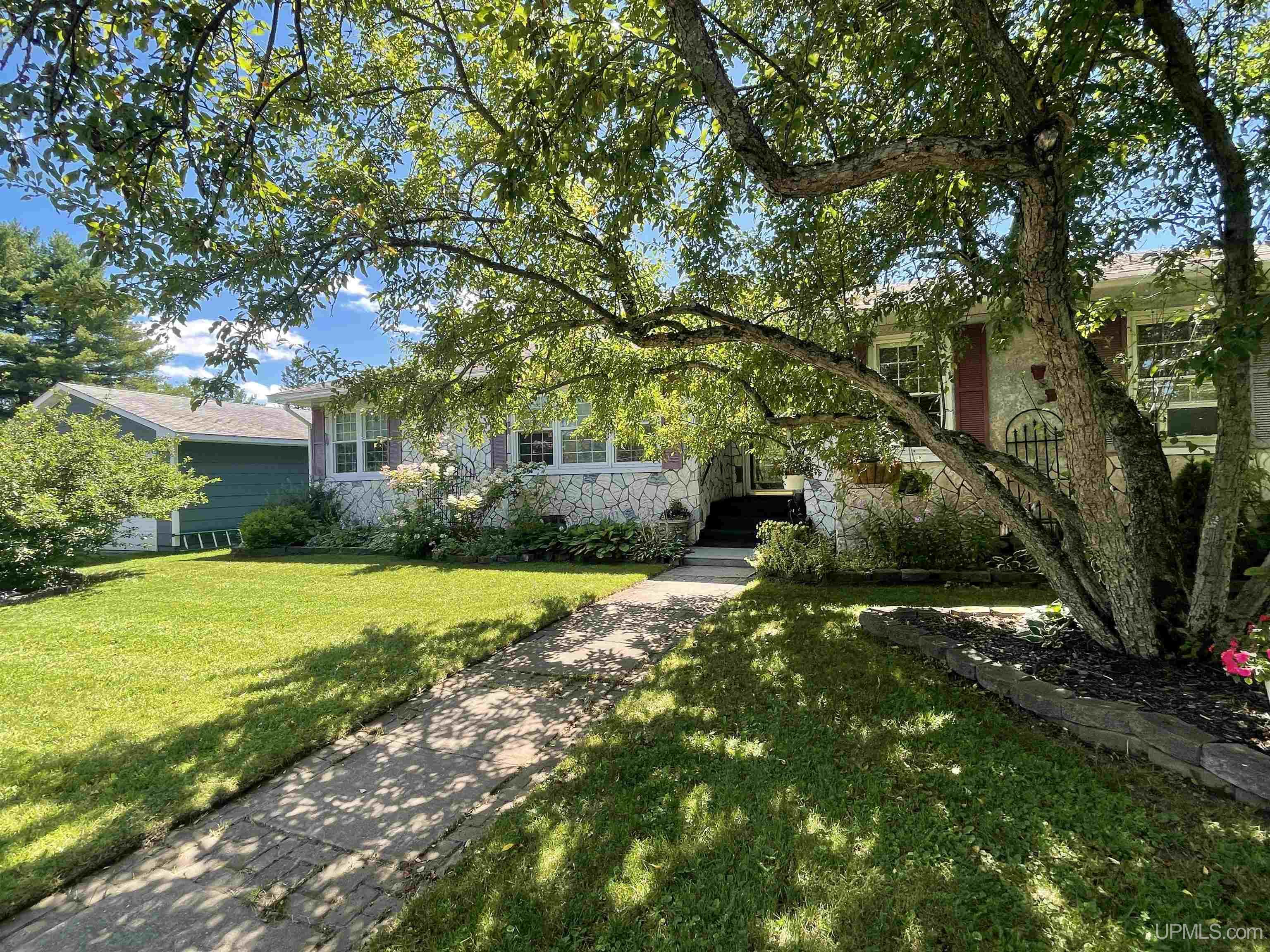 4045 Highway 41 Ishpeming, MI 49849 - Photo 4 of 61