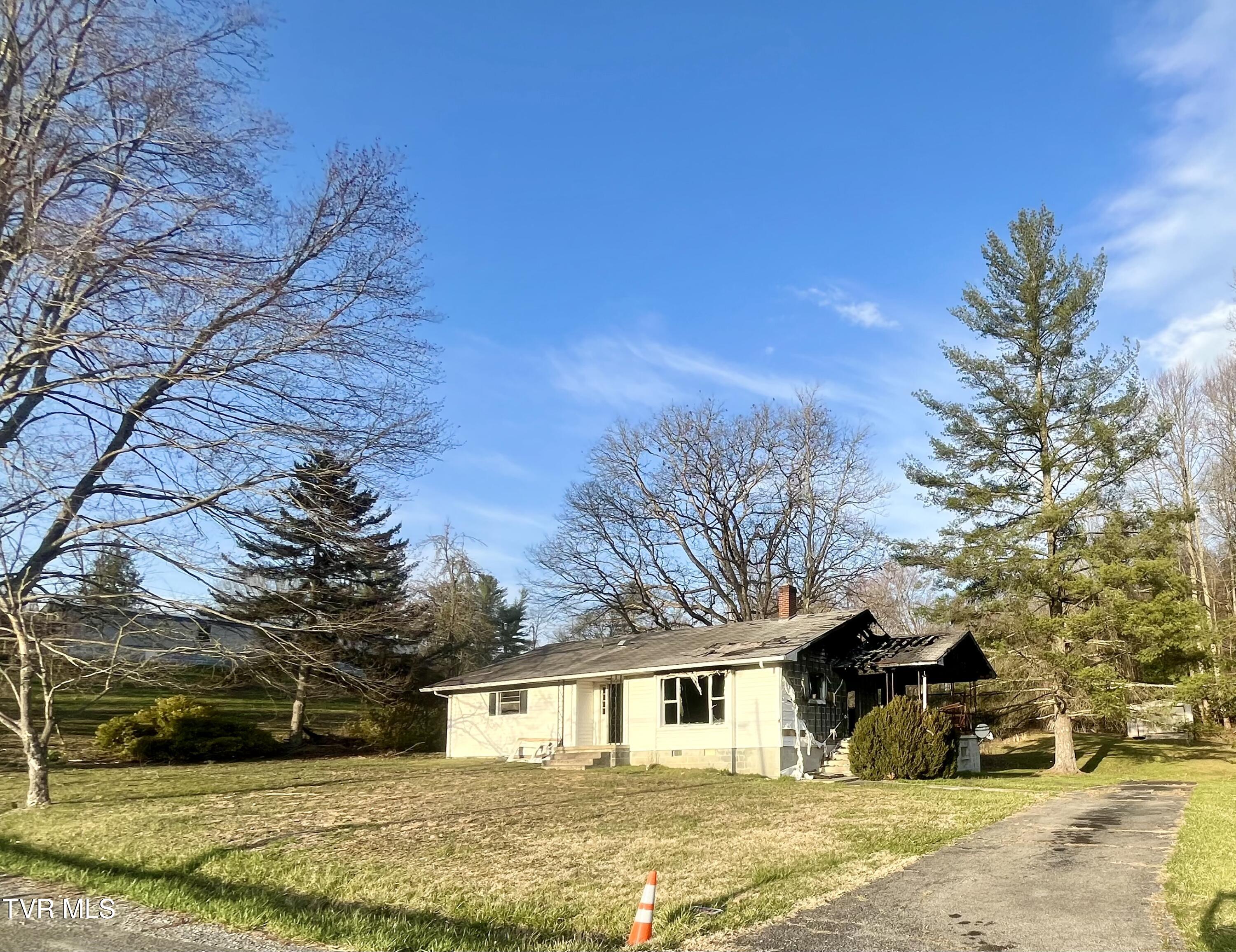 4214 Kiser Road Coeburn, VA 24230 - Photo 1 of 6 IMG_5381