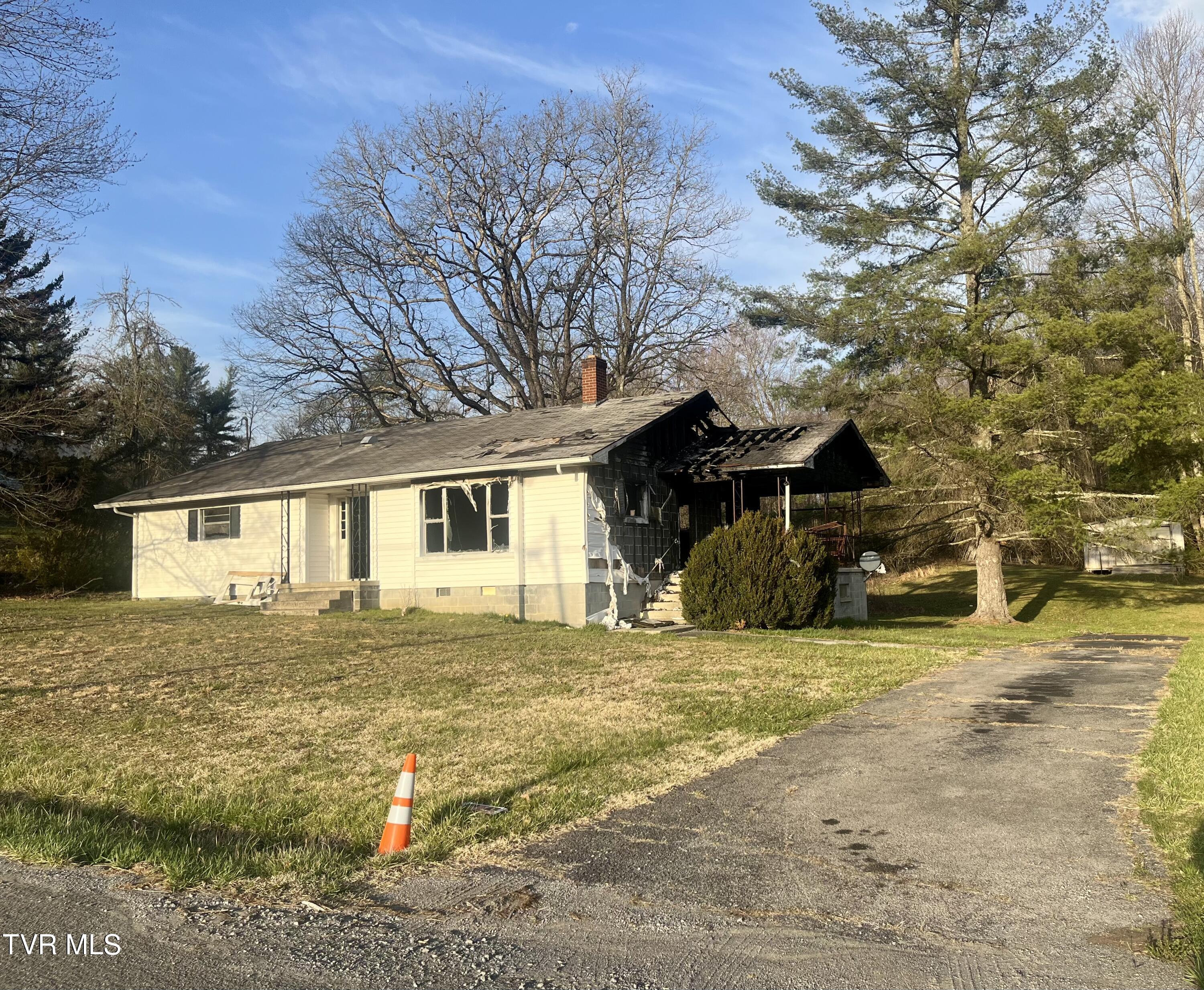 4214 Kiser Road Coeburn, VA 24230 - Photo 2 of 6 IMG_5382