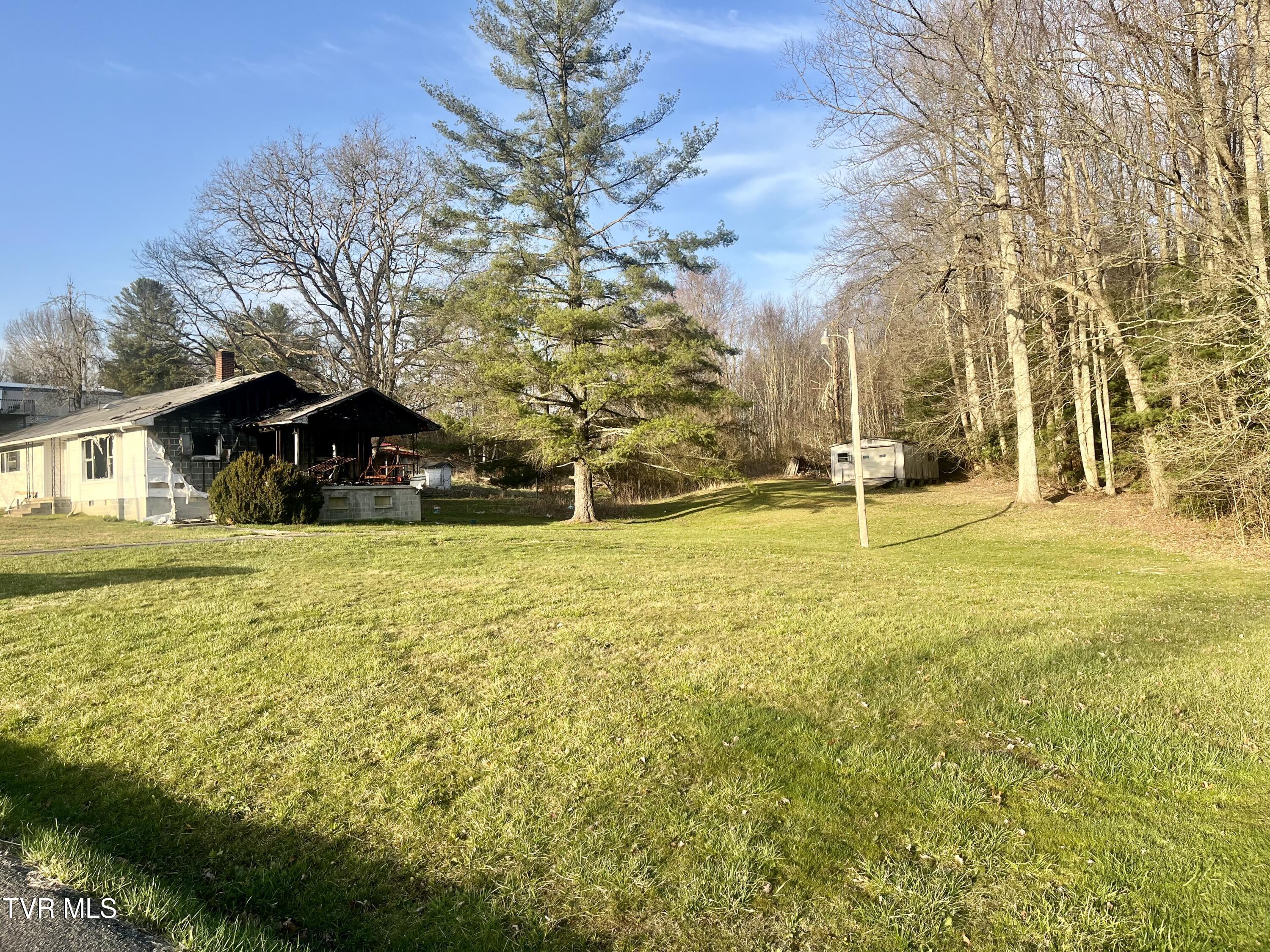 4214 Kiser Road Coeburn, VA 24230 - Photo 3 of 6 IMG_5383