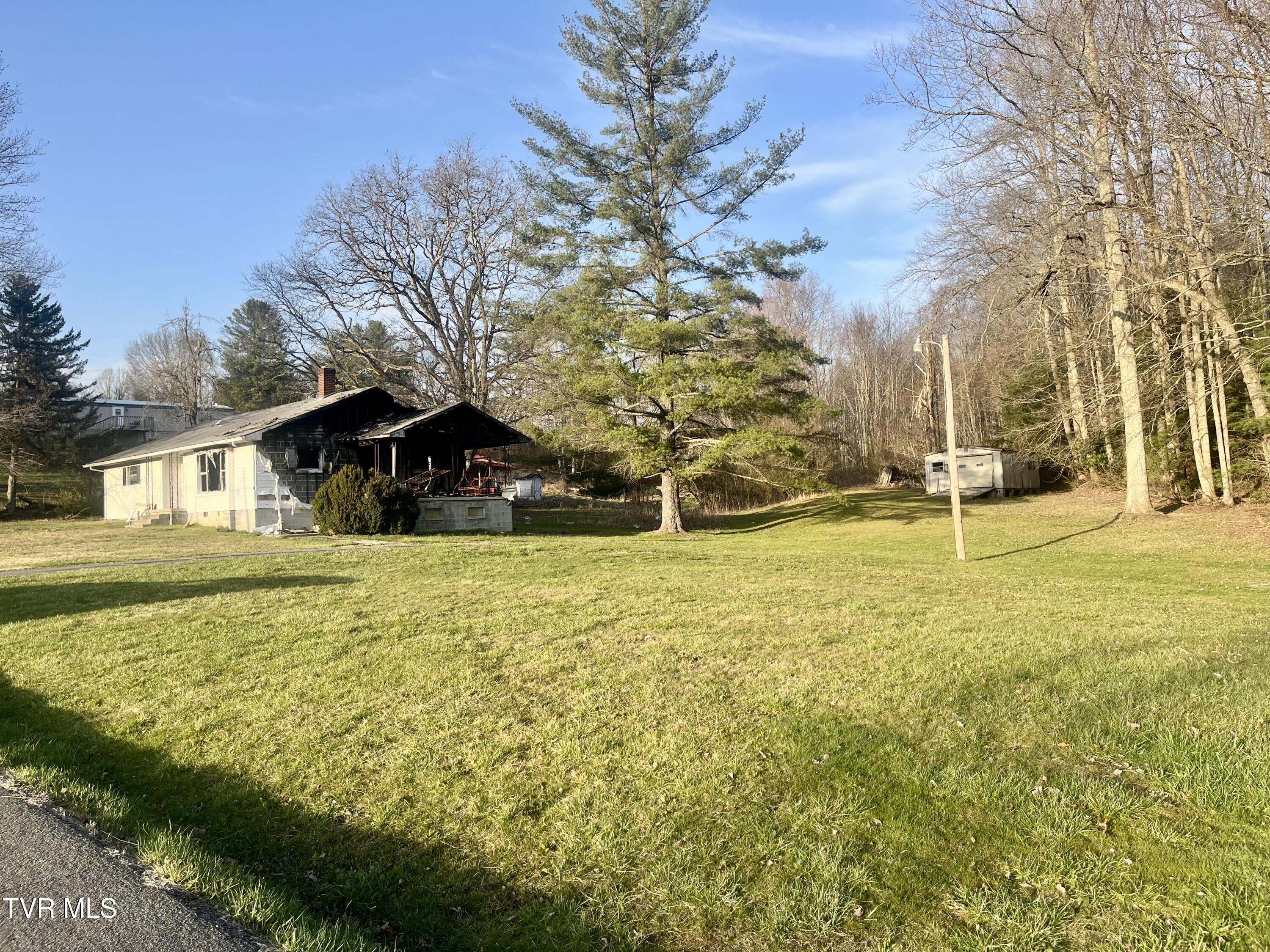 4214 Kiser Road Coeburn, VA 24230 - Photo 4 of 6 IMG_5384