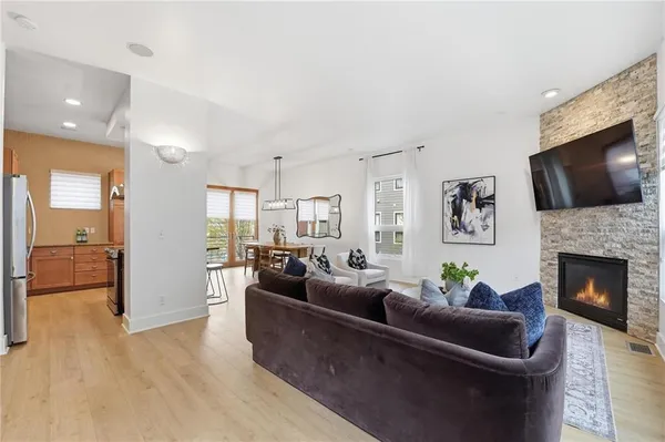 $749,950 | 4547 Washington Street, Unit B1, Kansas City, MO 64111