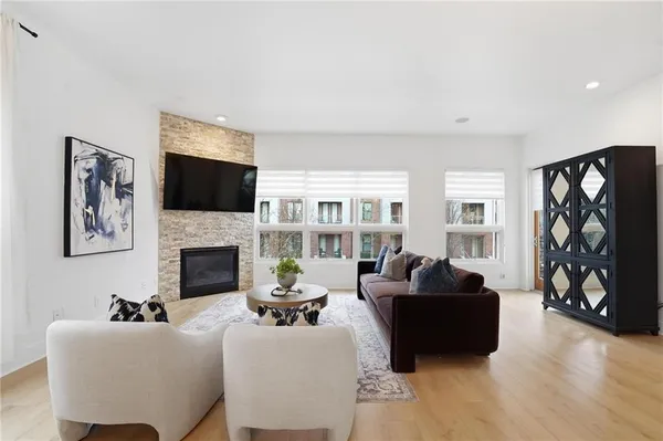 $749,950 | 4547 Washington Street, Unit B1, Kansas City, MO 64111