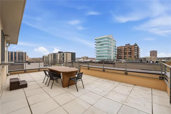 $749,950 | 4547 Washington Street, Unit B1, Kansas City, MO 64111