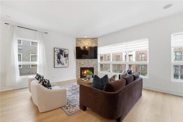 $749,950 | 4547 Washington Street, Unit B1, Kansas City, MO 64111