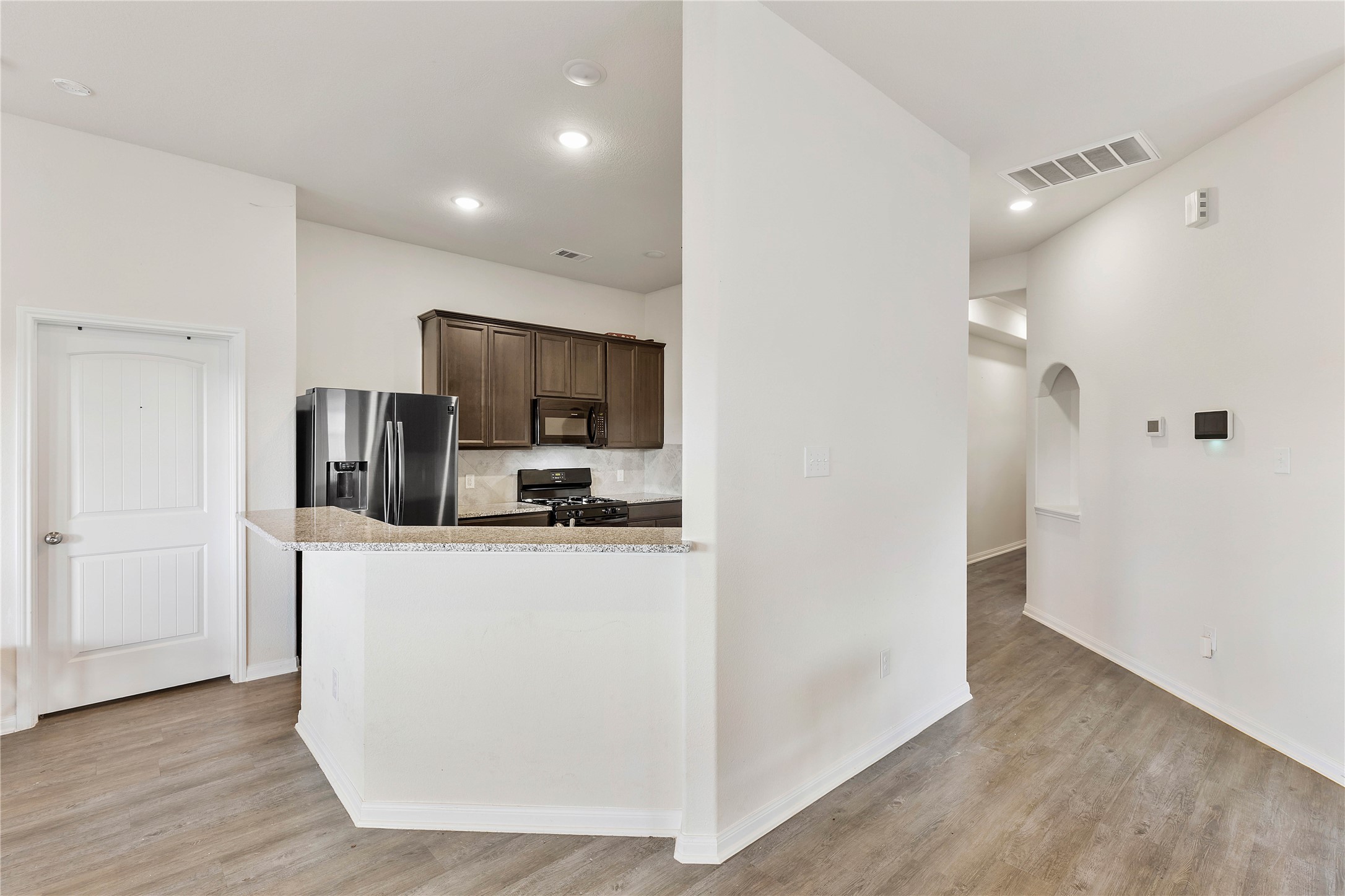 213 Kickapoo Drive Anahuac, TX 77514 - Photo 12 of 37