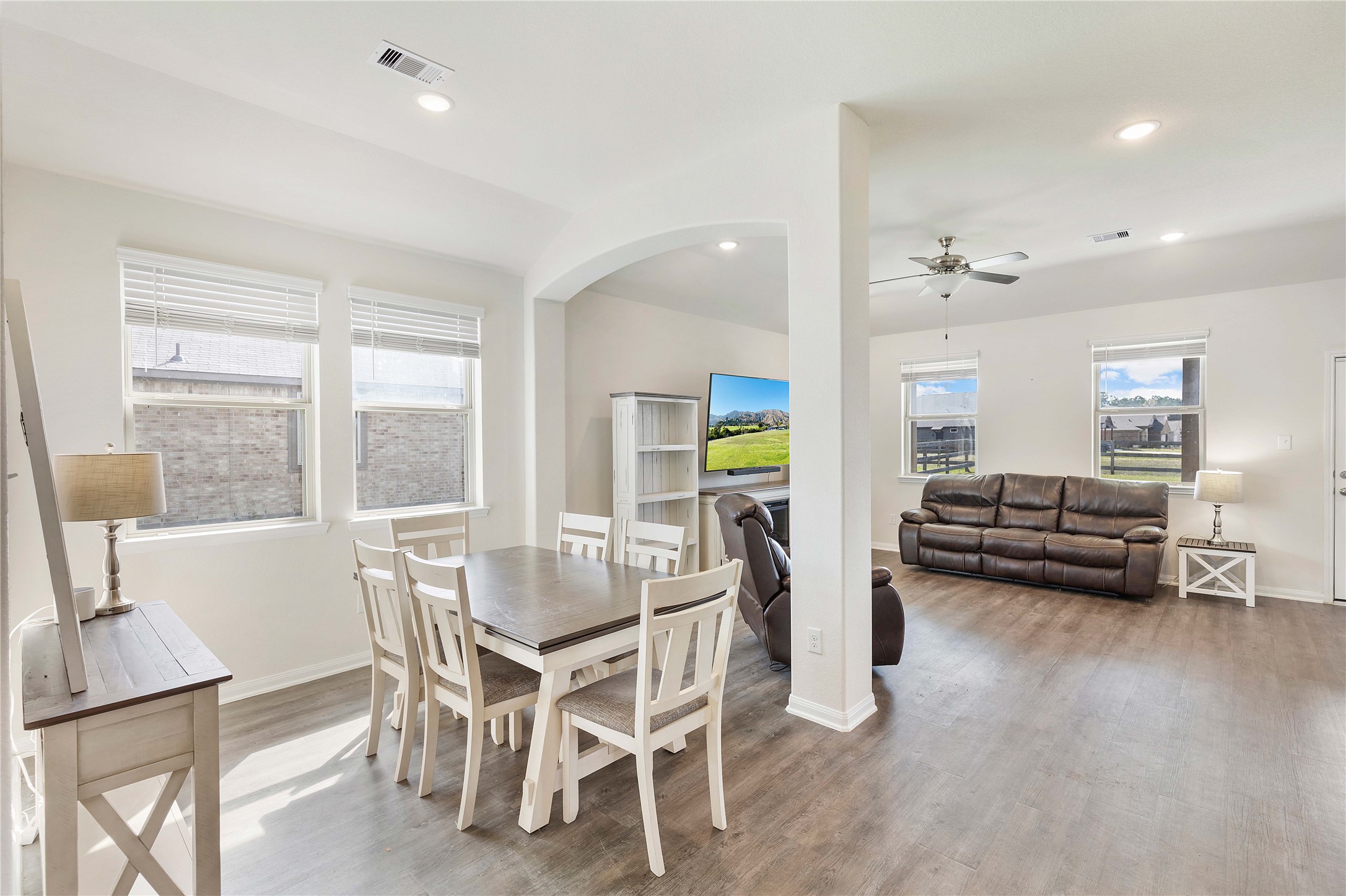 213 Kickapoo Drive Anahuac, TX 77514 - Photo 14 of 37