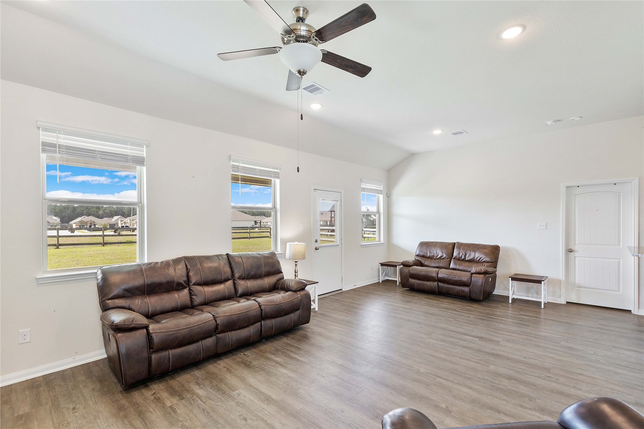 213 Kickapoo Drive Anahuac, TX 77514 - Photo 20 of 37