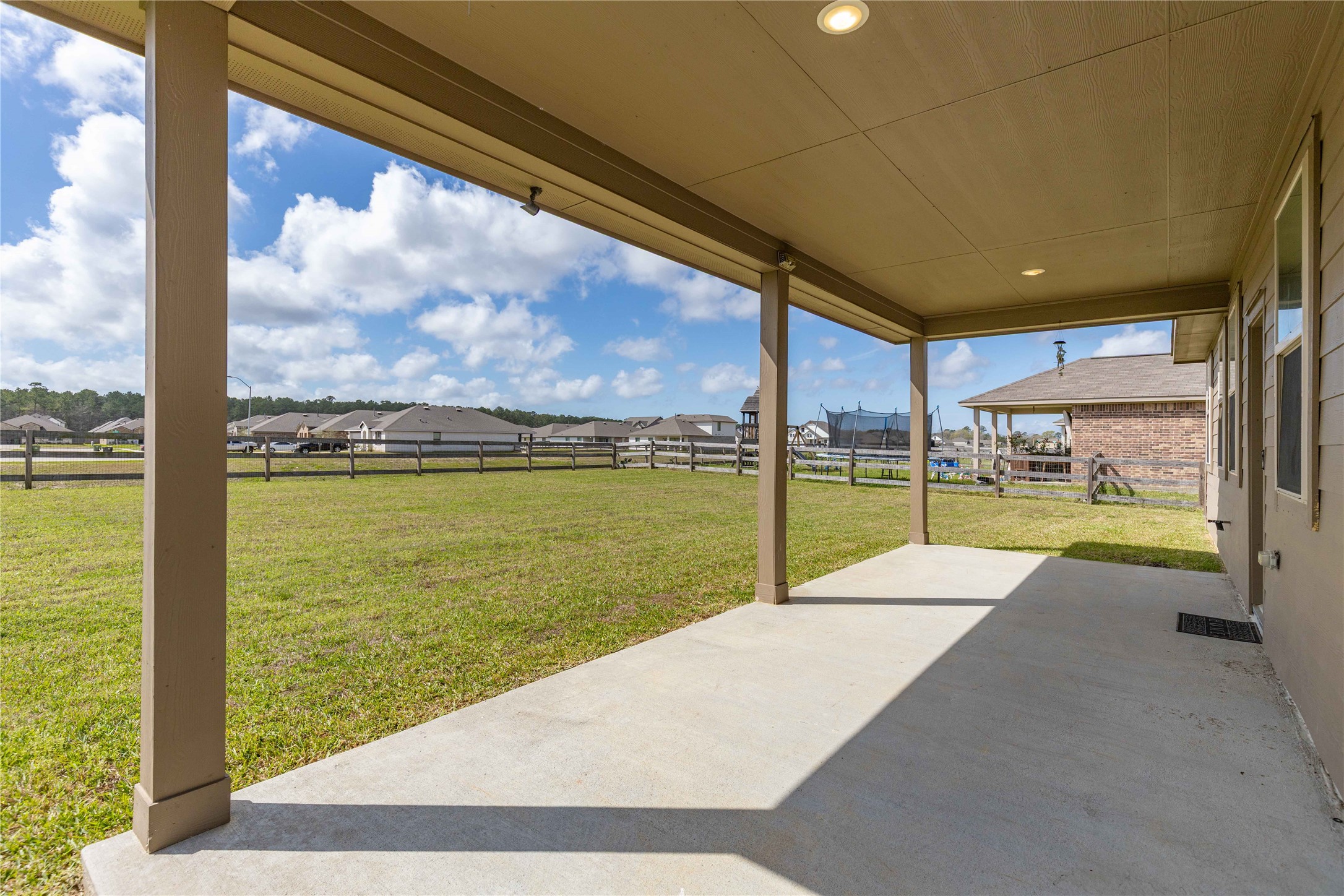 213 Kickapoo Drive Anahuac, TX 77514 - Photo 31 of 37