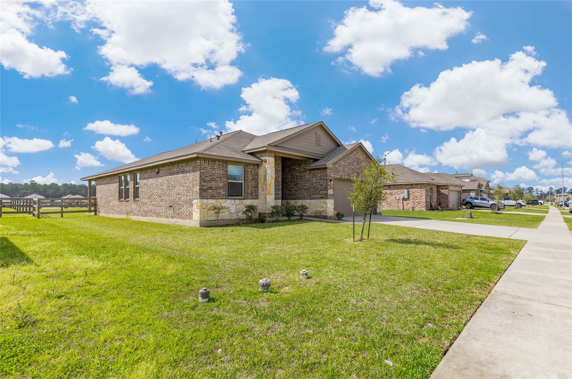 213 Kickapoo Drive Anahuac, TX 77514 - Photo 6 of 37