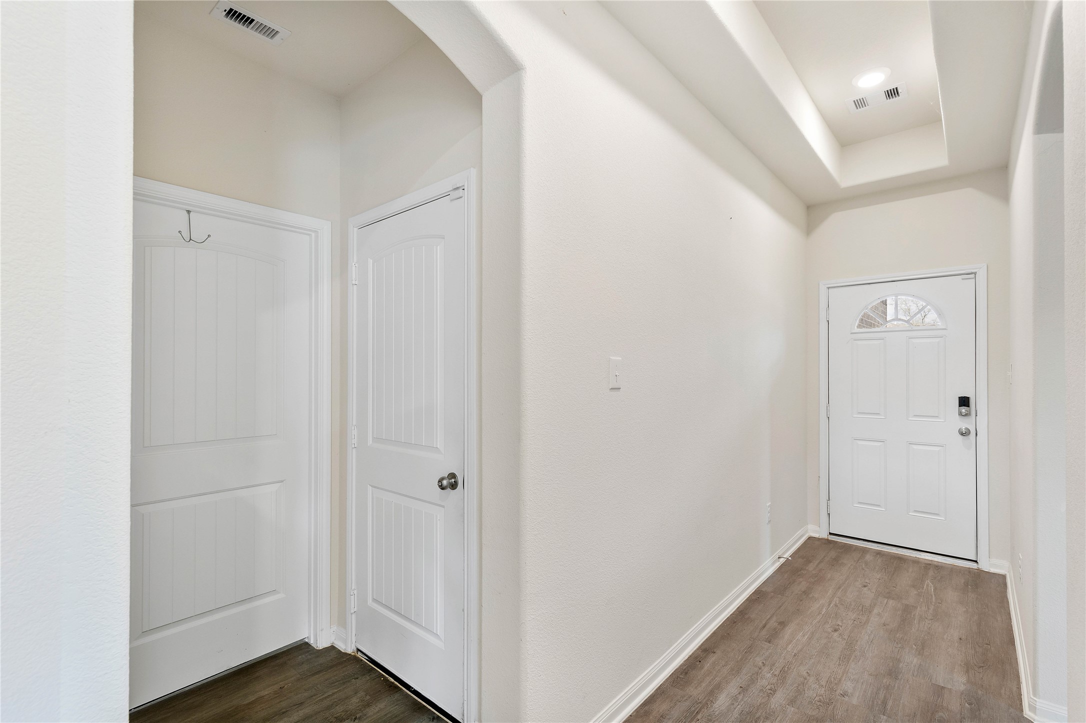 213 Kickapoo Drive Anahuac, TX 77514 - Photo 7 of 37