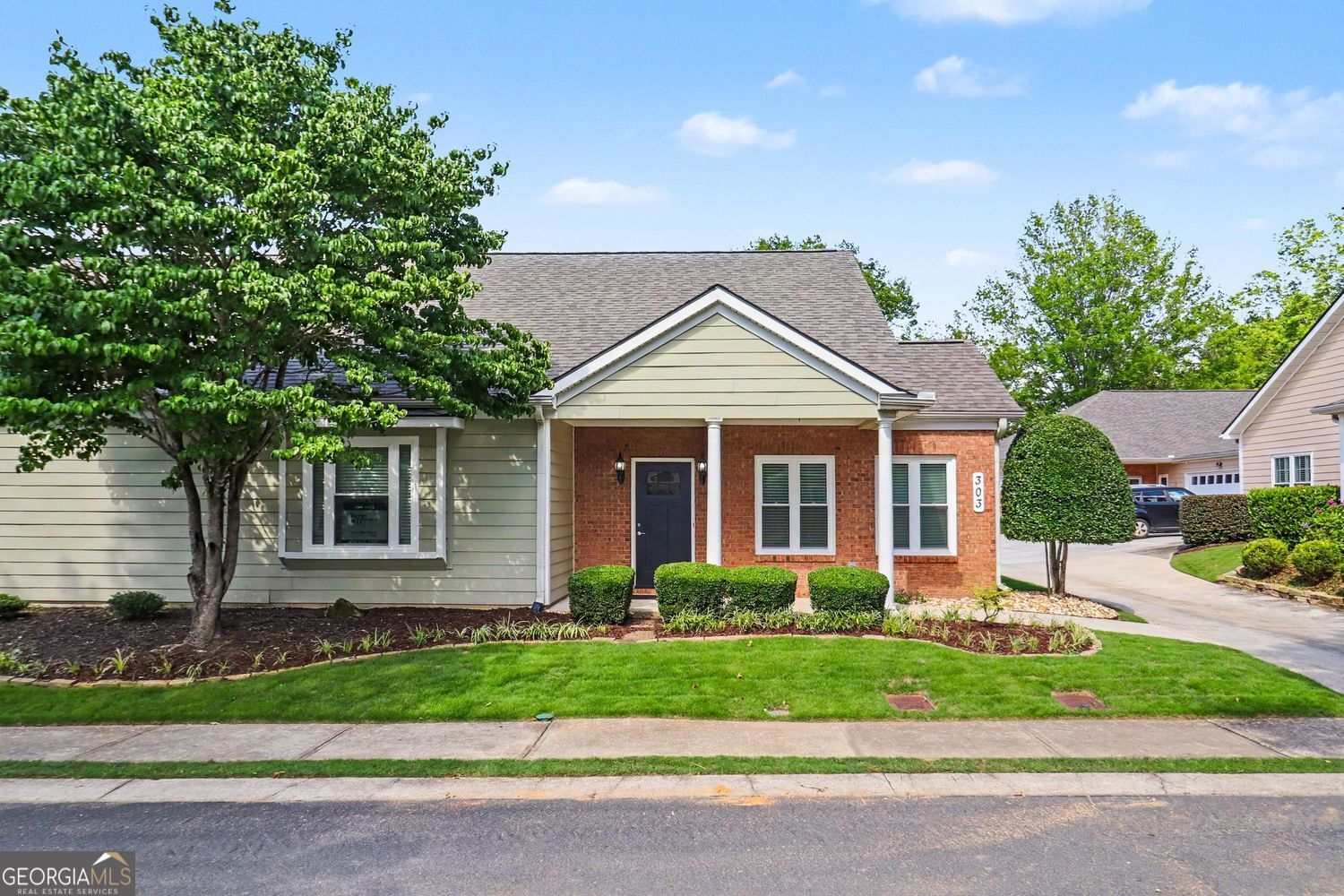 303 Commonwealth Circle Newnan, GA 30263 - Photo 4 of 35