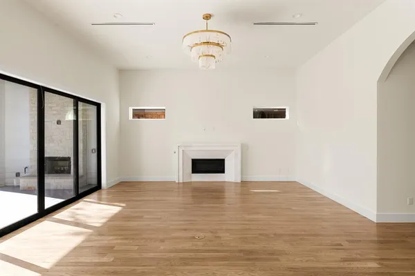 $14,000 | 6028 Richmond Avenue, Dallas, TX 75206