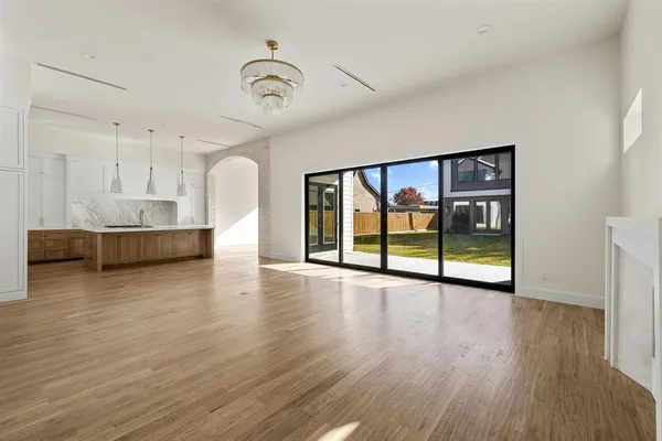 $14,000 | 6028 Richmond Avenue, Dallas, TX 75206