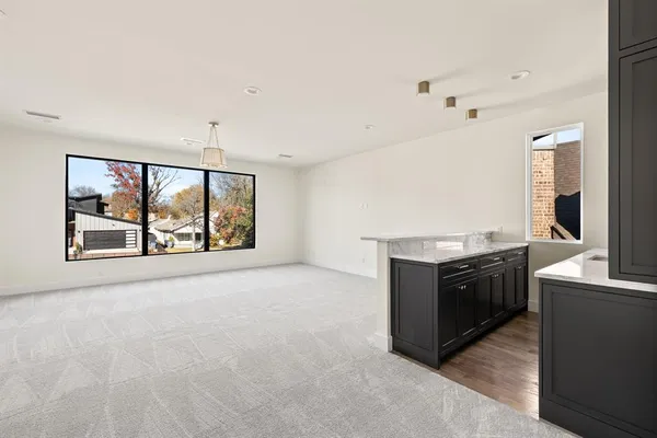 $14,000 | 6028 Richmond Avenue, Dallas, TX 75206