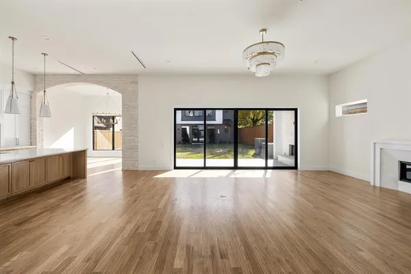 $14,000 | 6028 Richmond Avenue, Dallas, TX 75206