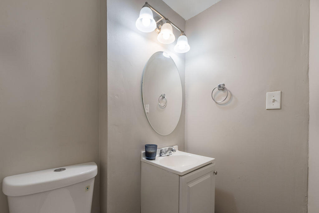 1614 St Clair Street Racine, WI 53402 - Photo 10 of 19 Half Bath