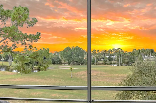 $150,000 | 3871 Via Poinciana, Unit 404, Lake Worth, FL 33467