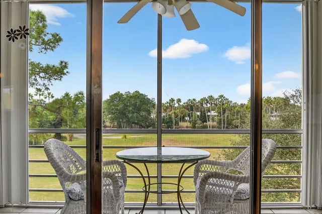 $150,000 | 3871 Via Poinciana, Unit 404, Lake Worth, FL 33467