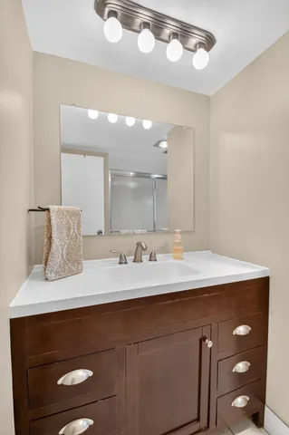 $150,000 | 3871 Via Poinciana, Unit 404, Lake Worth, FL 33467