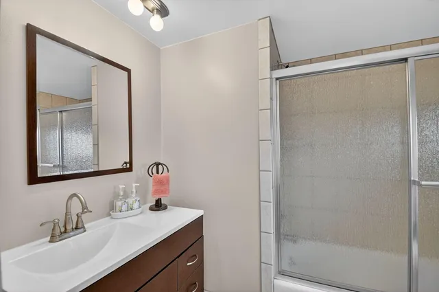 $150,000 | 3871 Via Poinciana, Unit 404, Lake Worth, FL 33467