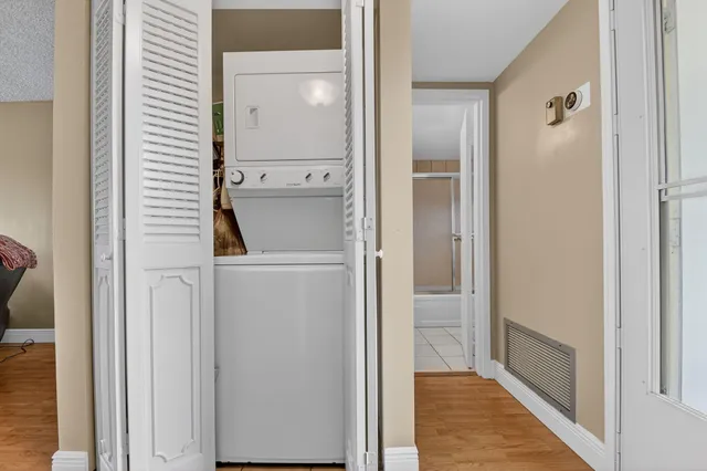 $150,000 | 3871 Via Poinciana, Unit 404, Lake Worth, FL 33467