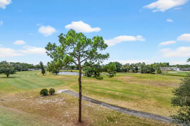 $150,000 | 3871 Via Poinciana, Unit 404, Lake Worth, FL 33467