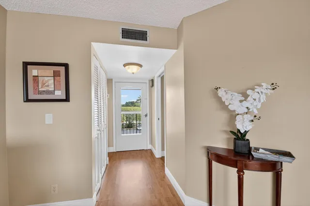 $150,000 | 3871 Via Poinciana, Unit 404, Lake Worth, FL 33467