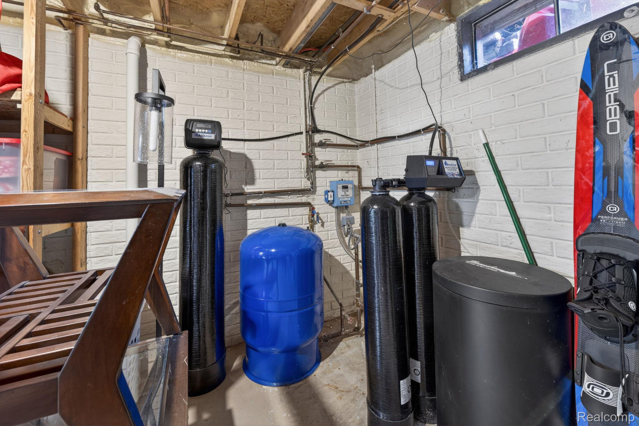 1280 Petts Road Fenton, MI 48430 - Photo 32 of 62 View of utility room