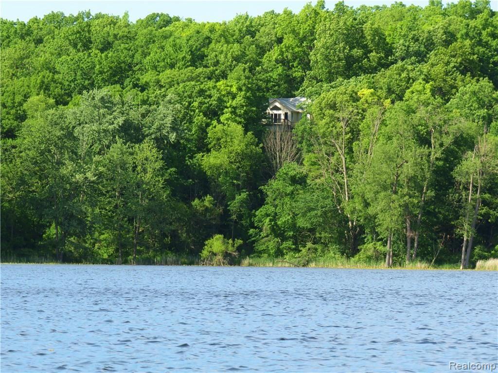 5590 Big Fish Lake Road Goodrich, MI 48438 - Photo 13 of 46 IMG_0115.JPG