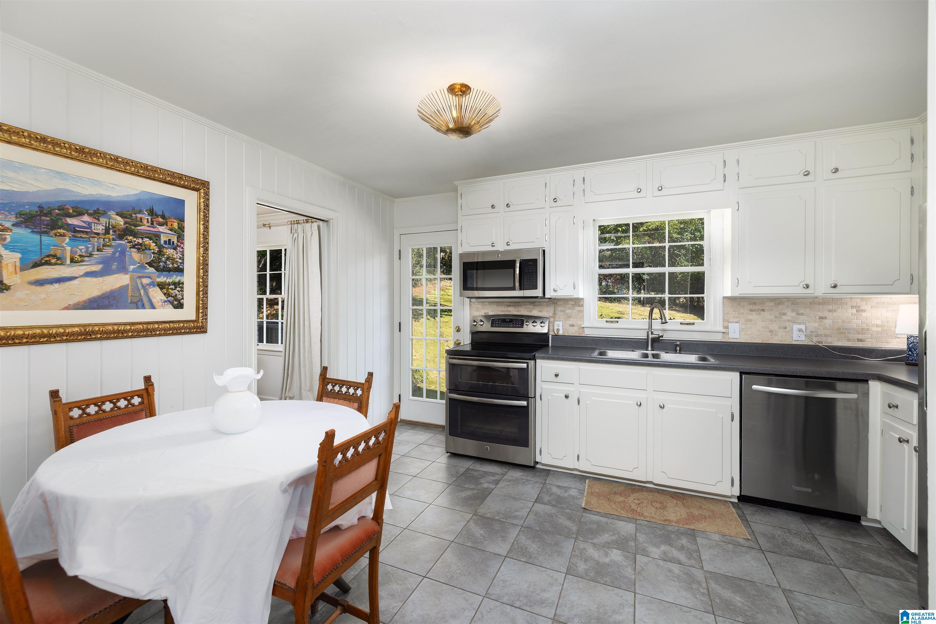 3764 Crestbrook Road Mountain Brook, AL 35223 - Photo 12 of 38