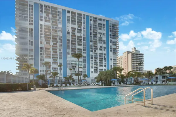 $10,000 | 881 Ocean Drive, Unit 25E, Key Biscayne, FL 33149