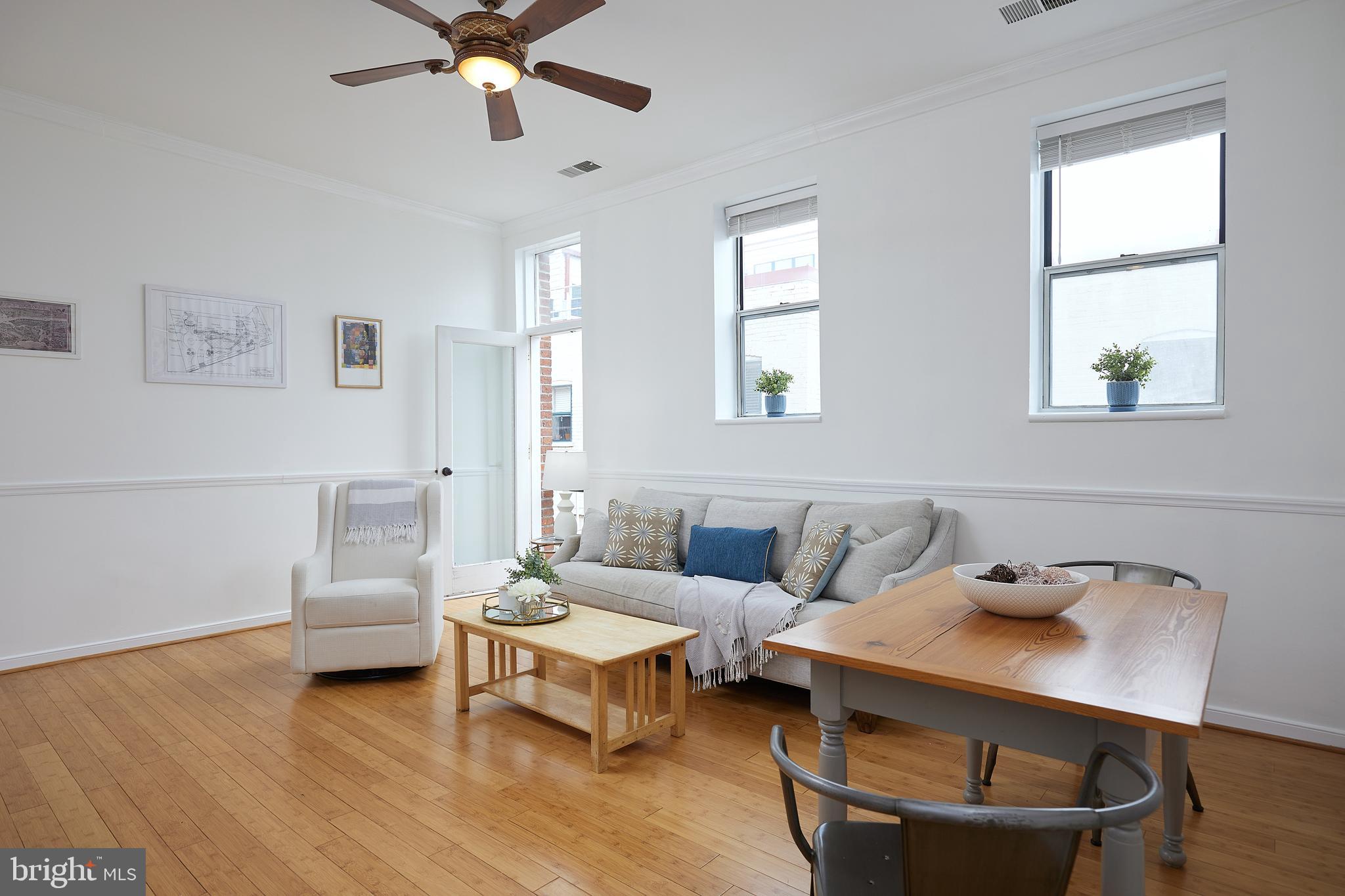 2611 Adams Mill Road Northwest, Unit 405 Washington, DC 20009 - Photo 4 of 38 Living-Dining Area