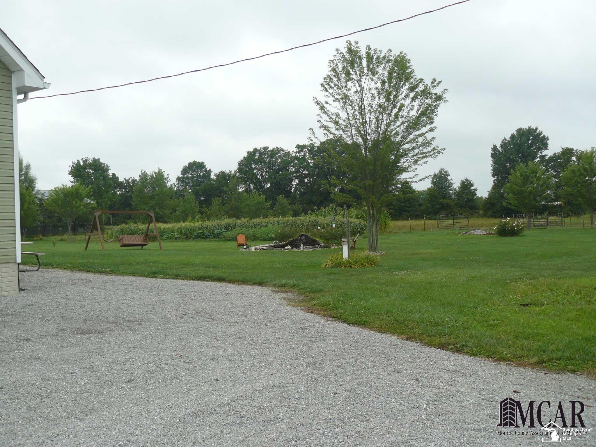 7855 War Road Newport, MI 48166 - Photo 8 of 45 21495658-7.JPG