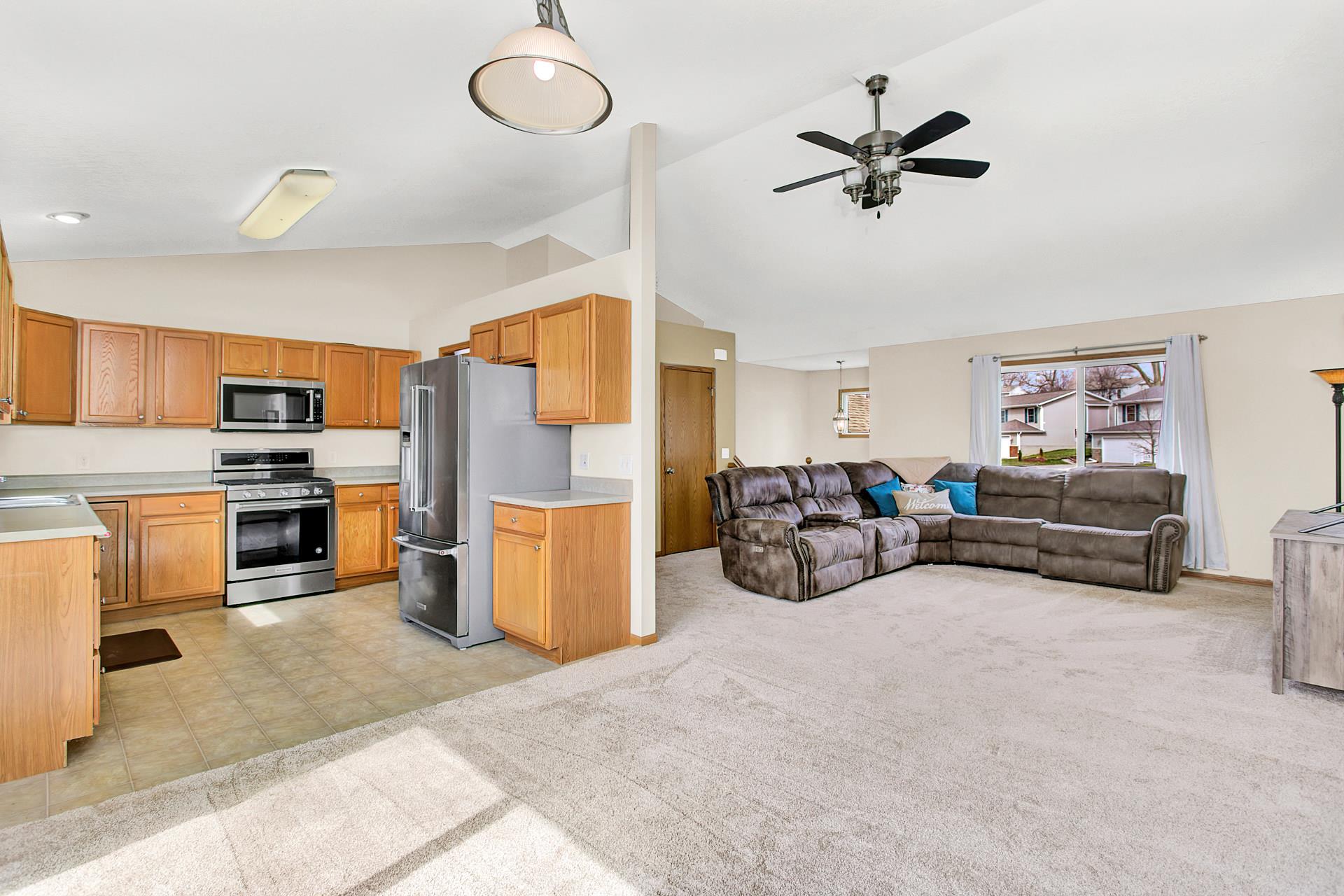 2605 Revo Road Davenport, IA 52806 - Photo 9 of 26 Gallery Image 9