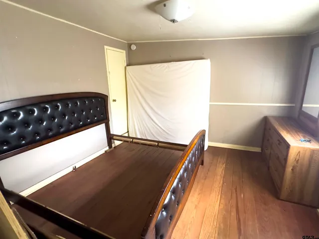 a view of a living room