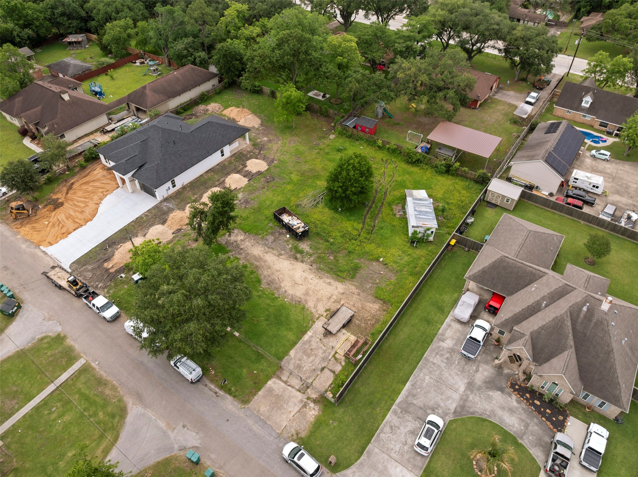410 Spring Drive Pasadena, TX 77504 - Photo 17 of 18 an aerial view of a house with a garden
