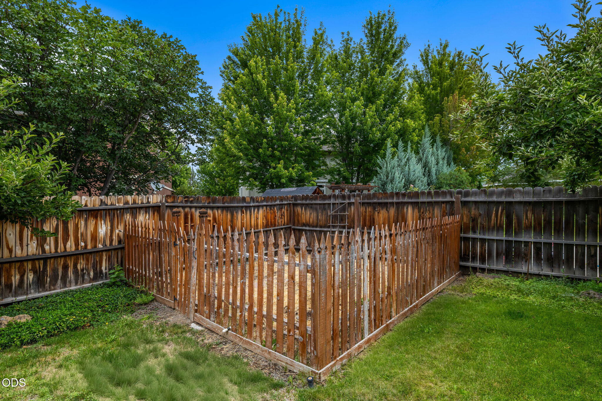 2041 Southwest Obsidian Avenue Redmond, OR 97756 - Photo 36 of 49