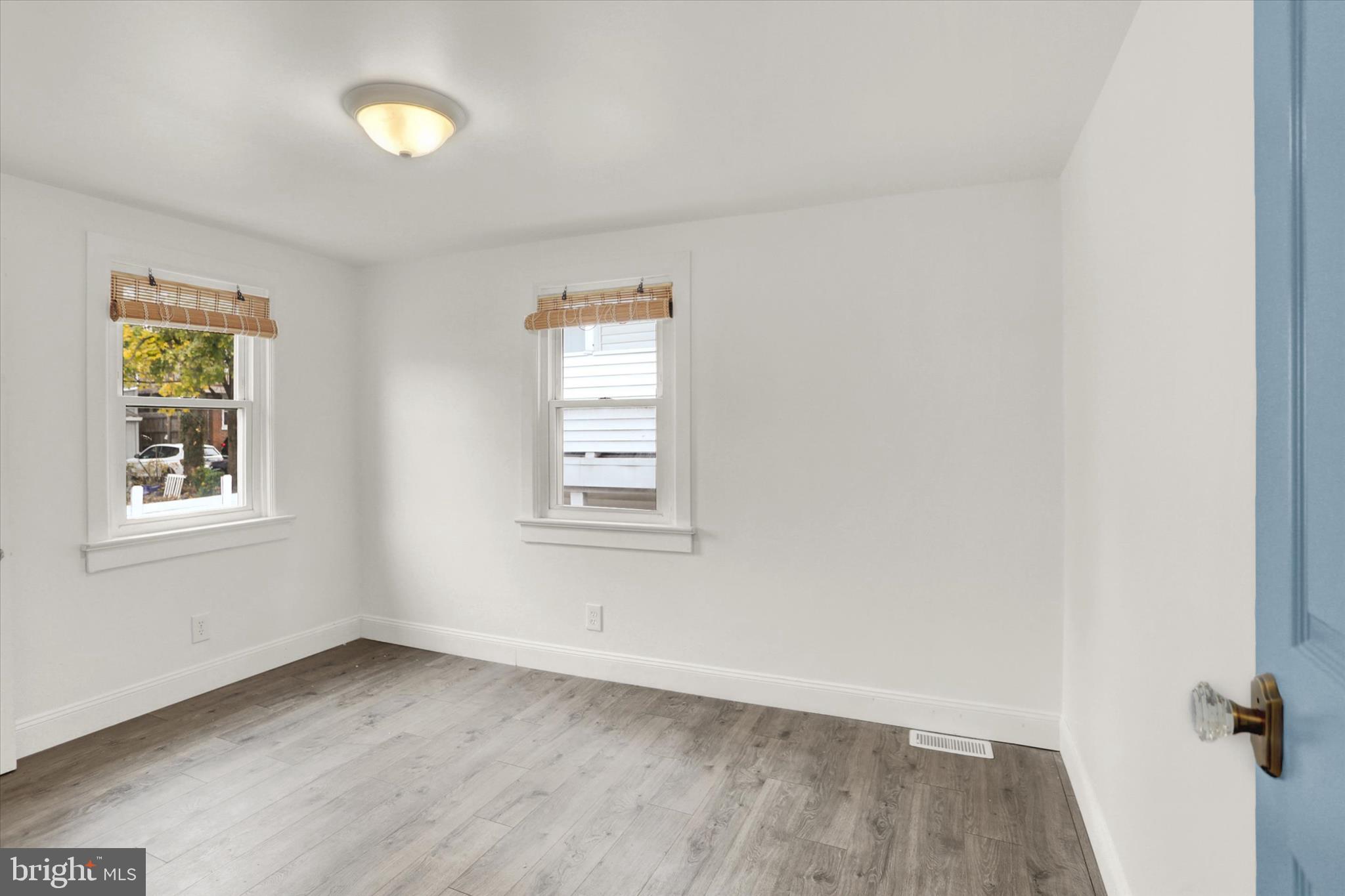 513 Poplar Street Lancaster, PA 17603 - Photo 22 of 41 an empty room with a window