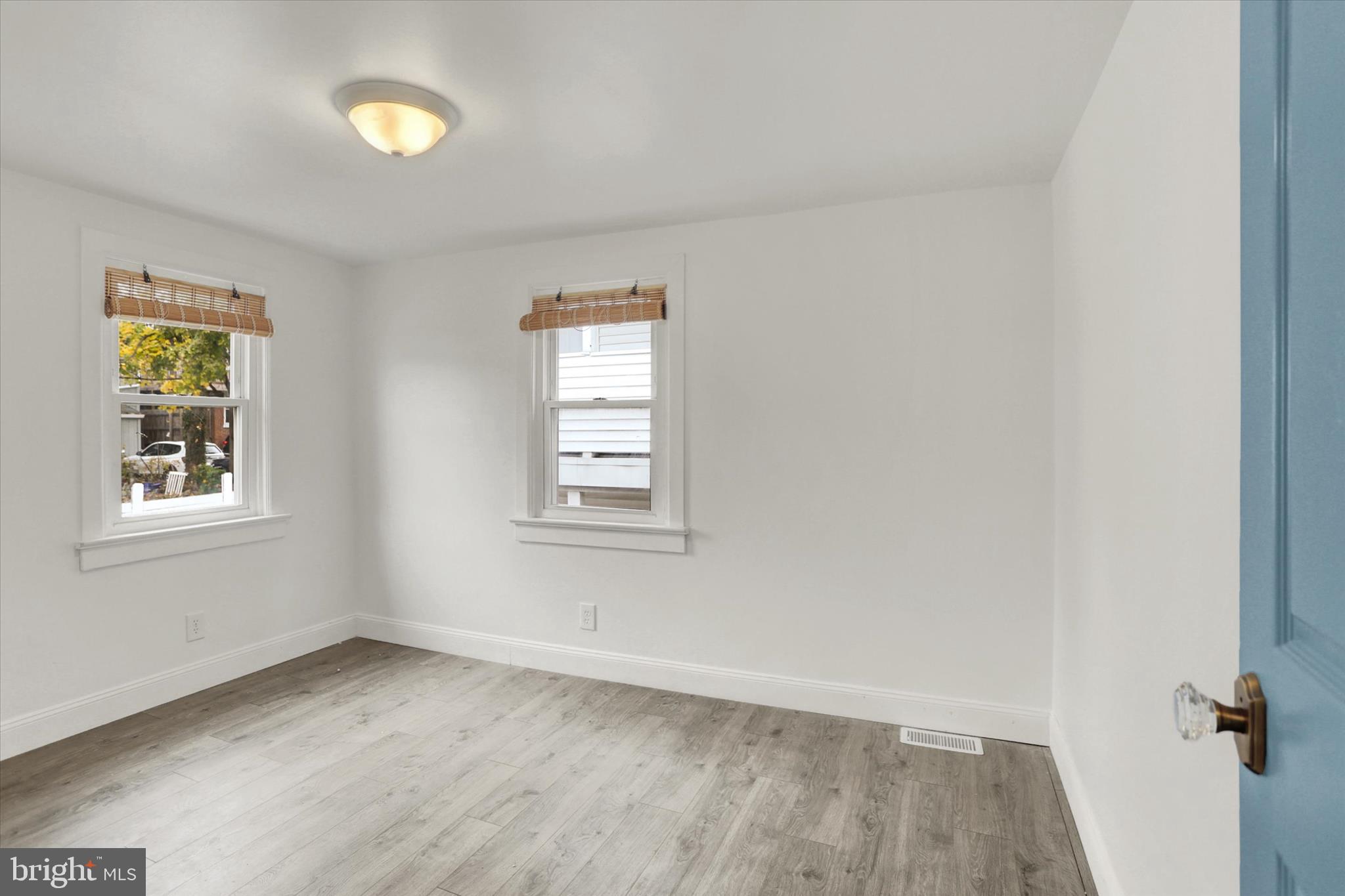 513 Poplar Street Lancaster, PA 17603 - Photo 28 of 41 an empty room with a window