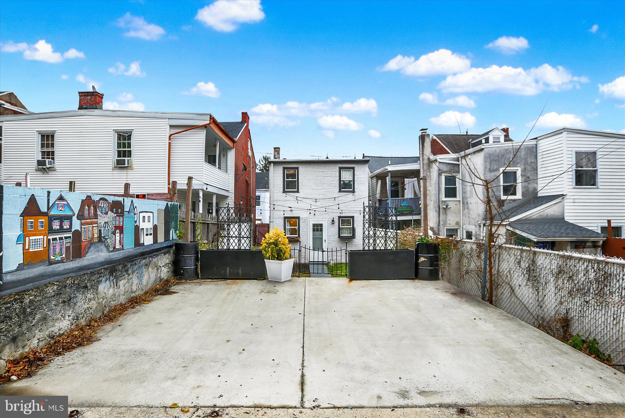 513 Poplar Street Lancaster, PA 17603 - Photo 4 of 41 a view of city with tall buildings