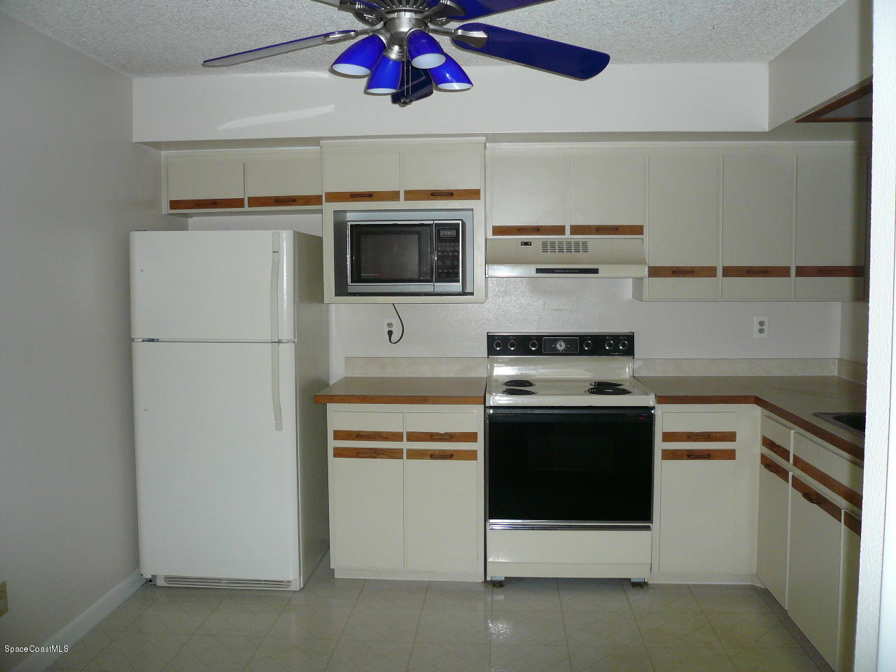 1882 Murrell Road, Unit 38 Rockledge, FL 32955 - Photo 8 of 15 Kitchen