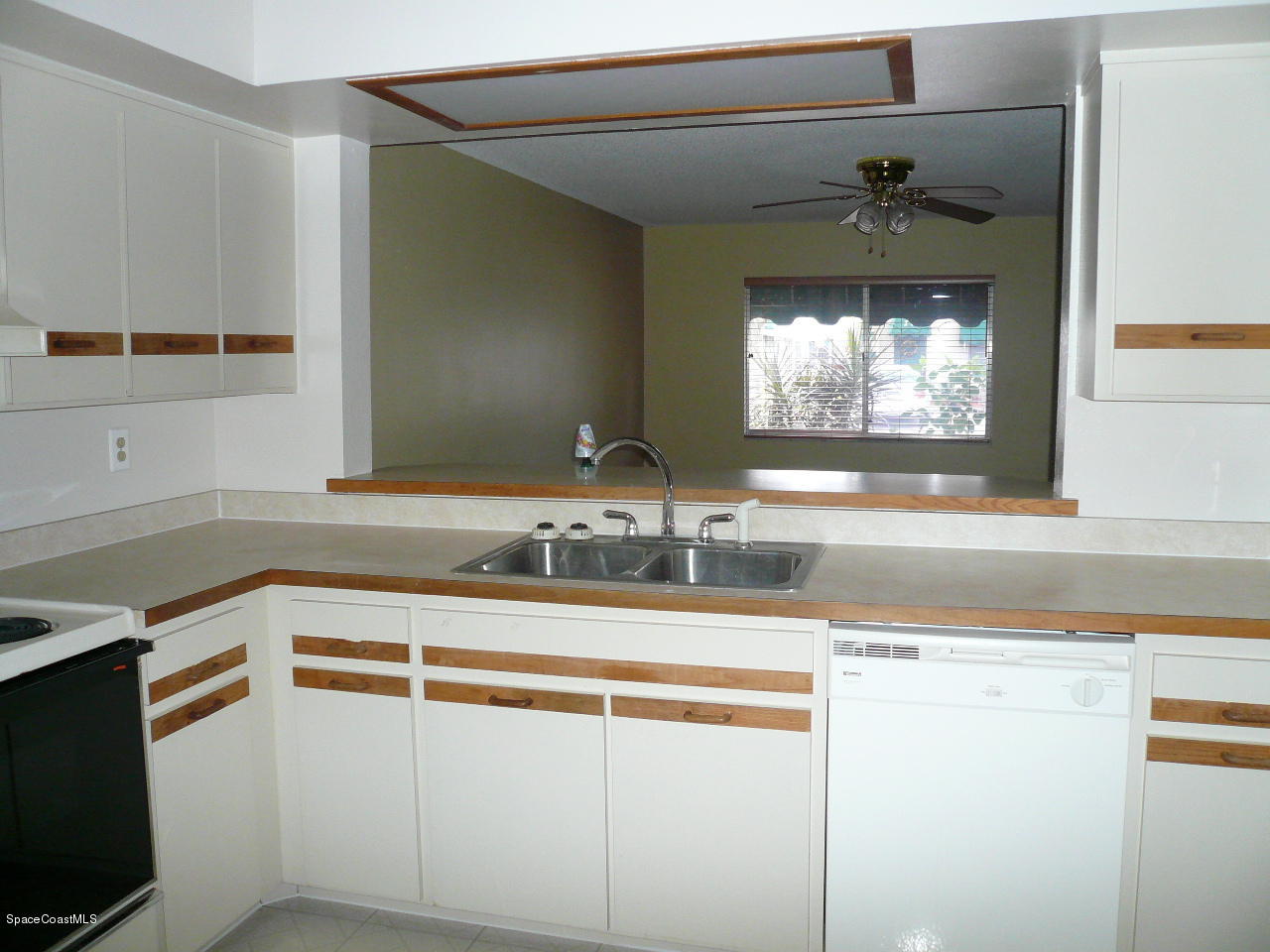1882 Murrell Road, Unit 38 Rockledge, FL 32955 - Photo 9 of 15 Kitchen