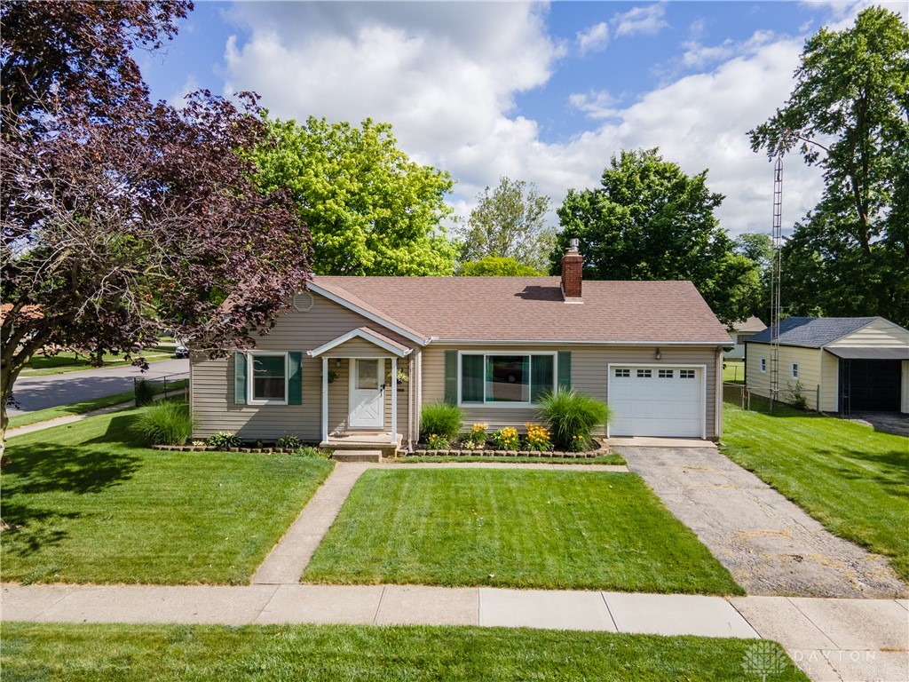 1493 Croydon Road Troy, OH 45373 - Photo 4 of 36
