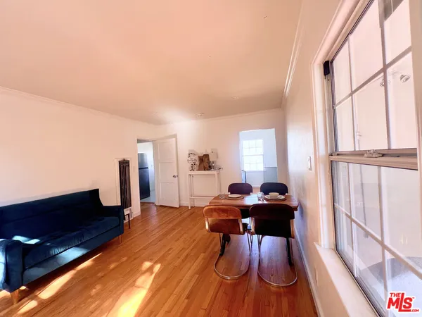 $2,100 | 2333 South Garth Avenue, Los Angeles, CA 90034