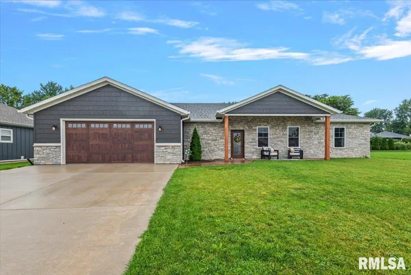 $469,900 | 55 Durbin Terrace, Chatham, IL 62629