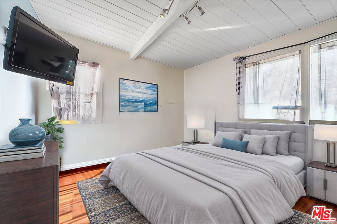 17816 Lull Street Reseda, CA 91335 - Photo 13 of 14