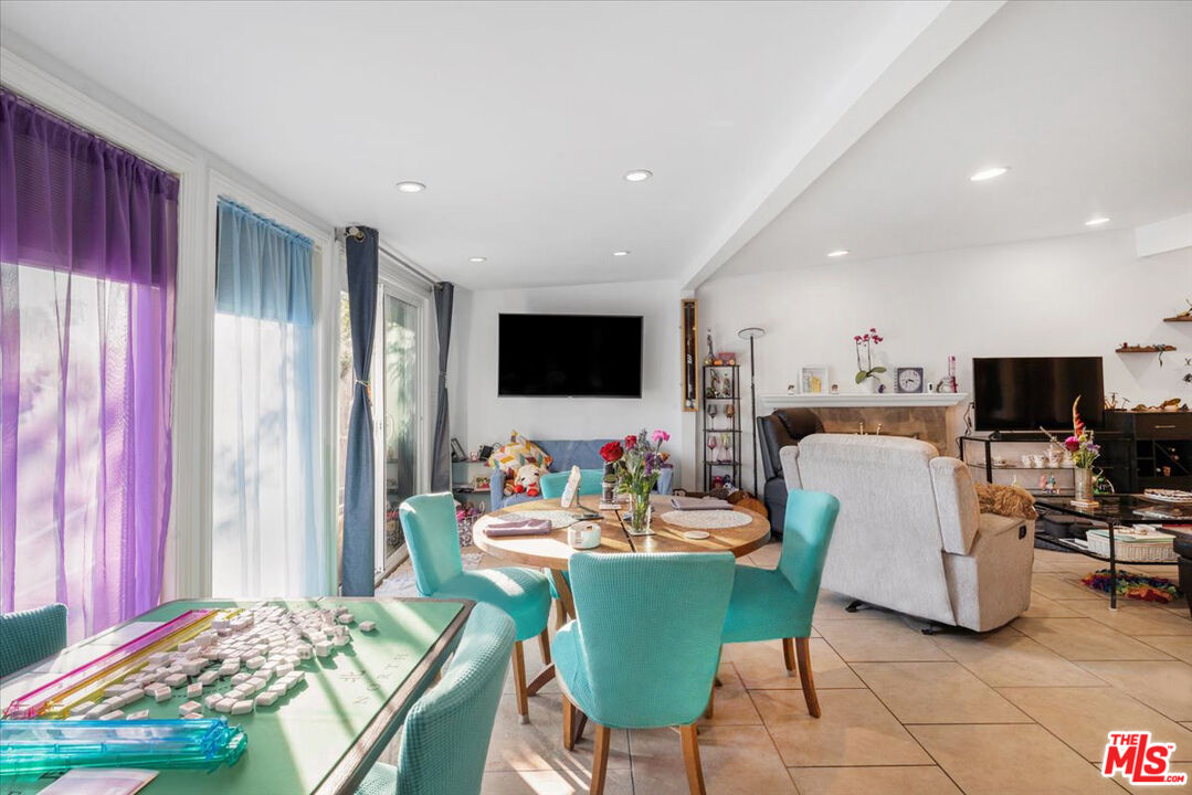 17816 Lull Street Reseda, CA 91335 - Photo 5 of 14