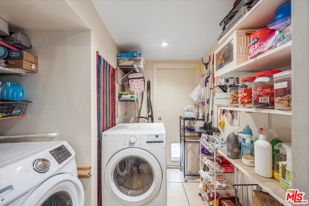 17816 Lull Street Reseda, CA 91335 - Photo 7 of 14